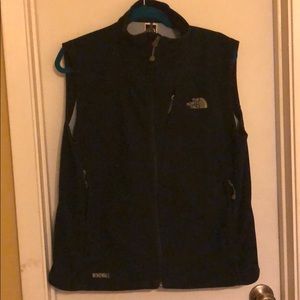 The North Face WindWall zip-up best, Women's XL